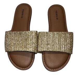 Torrid Womens Size 7W Natural Raffia Slide Woven Sandals Brown Tan Open Toe